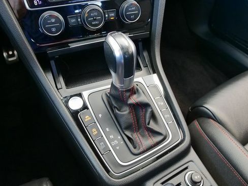 Used 2019 Volkswagen GTI Autobahn image 23