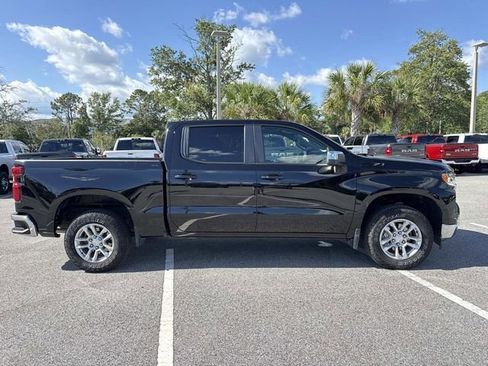 Used 2024 Chevrolet Silverado 1500 LT w/ Z71 Off-Road Package AWD/4WD image 2