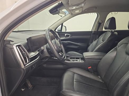 Used 2024 Kia Sorento S FWD image 19