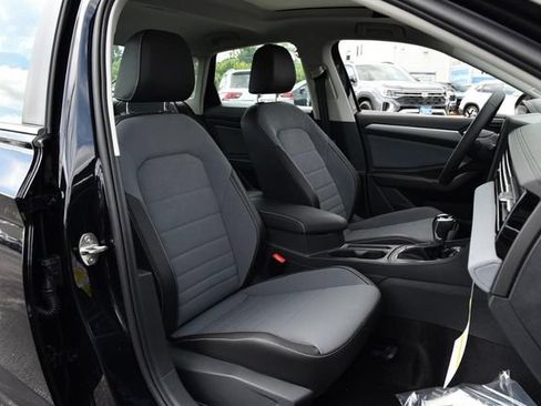 New 2026 Volkswagen Jetta SE FWD image 21