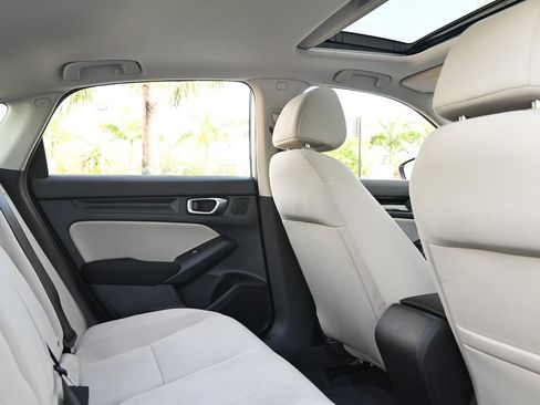 Used 2022 Honda Civic EX image 16