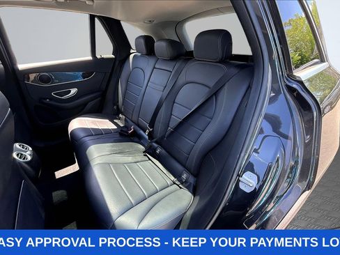 Used 2021 Mercedes-Benz GLC 300 w/ Premium Package image 28