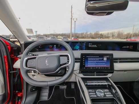 Used 2026 Lincoln Nautilus Premier w/ Jet Appearance Package image 30