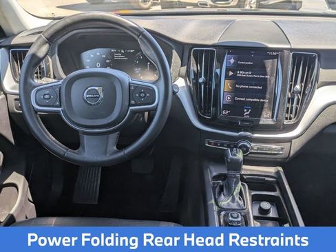 Used 2021 Volvo XC60 T5 Momentum w/ Premium Package FWD image 33