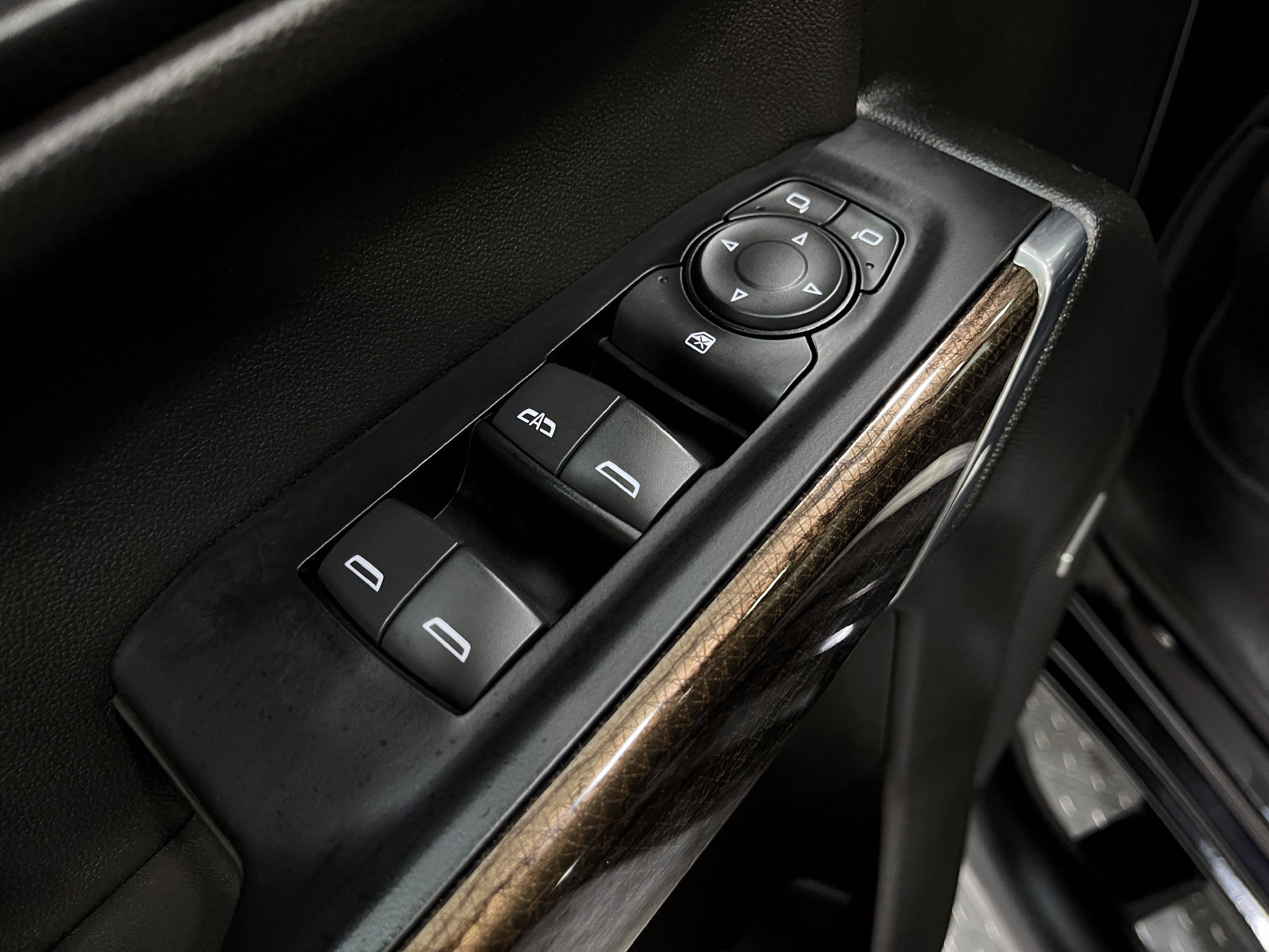 Used 2019 Chevrolet Silverado 1500 LT Trail Boss AWD/4WD image 15