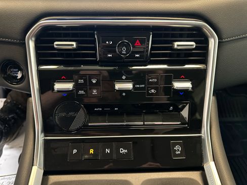 Certified 2025 Nissan Armada SV AWD/4WD image 18
