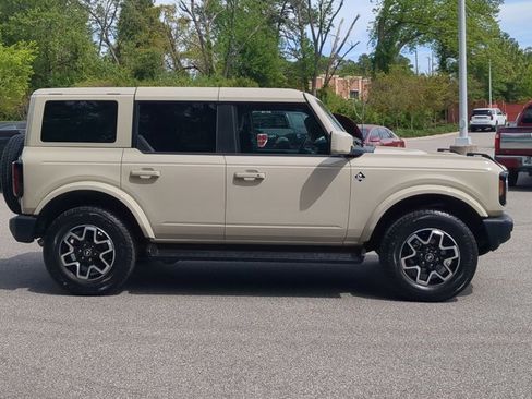 Certified 2025 Ford Bronco Outer Banks image 3