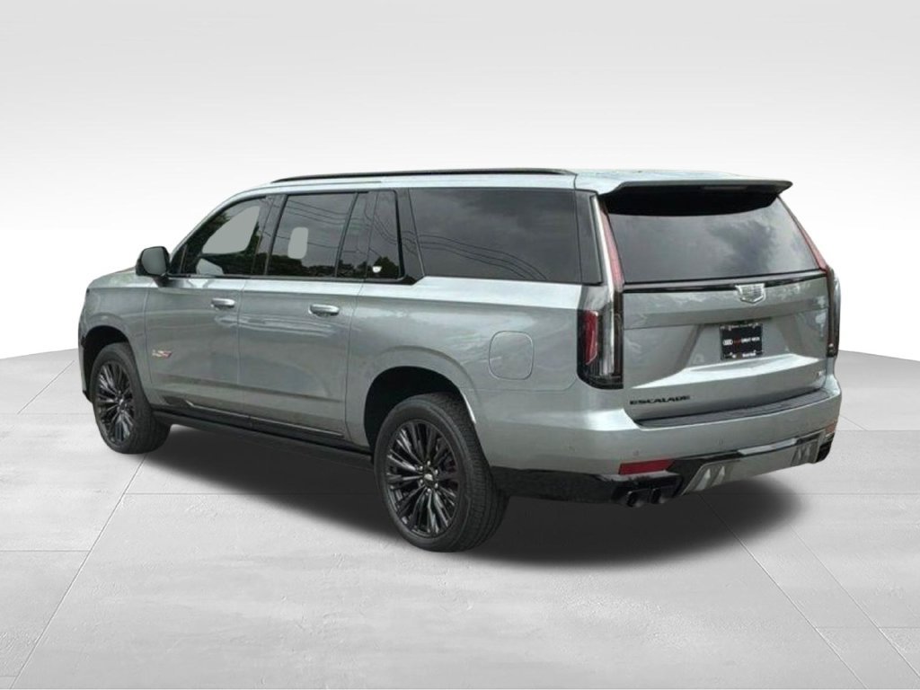 Used 2024 Cadillac Escalade ESV V w/ LPO, ONYX Package AWD/4WD image 6