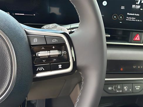 New 2026 Kia Carnival EX image 11