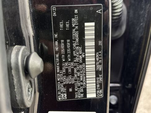 Used 2023 Toyota Highlander XLE FWD image 43