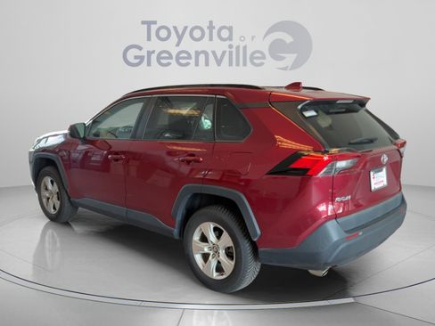 Used 2020 Toyota RAV4 XLE FWD image 4