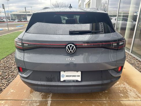 Used 2023 Volkswagen ID.4 Pro S image 5