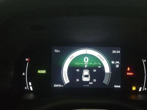 Used 2025 Toyota Camry SE w/ Convenience Package image 6