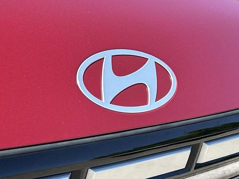 Used 2025 Hyundai Santa Fe SEL FWD image 11