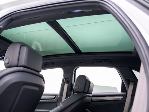 Certified 2023 Porsche Cayenne Platinum Edition AWD/4WD image 18