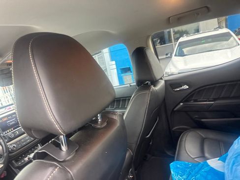 Used 2022 GMC Canyon Denali RWD image 12