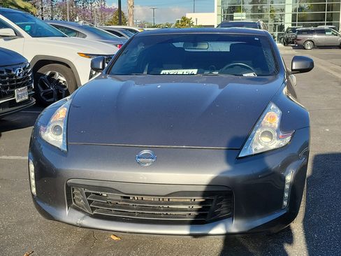 Used 2016 Nissan 370Z Coupe image 2