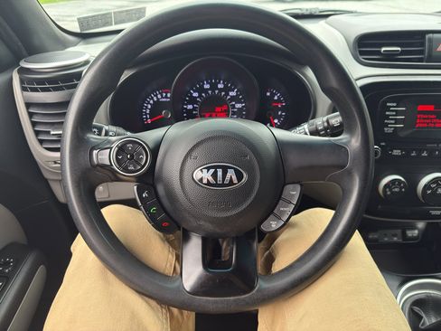 Used 2015 Kia Soul image 11