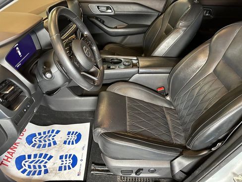 Used 2021 Nissan Rogue Platinum image 17