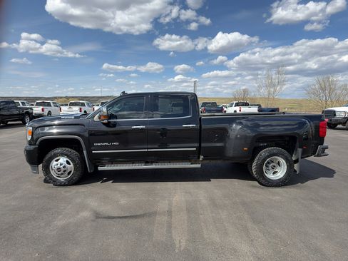 Used 2019 GMC Sierra 3500 Denali w/ Duramax Plus Package AWD/4WD image 29