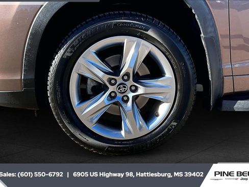 Used 2019 Toyota Highlander Limited image 6