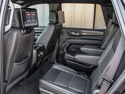 Used 2024 GMC Yukon Denali AWD/4WD image 24