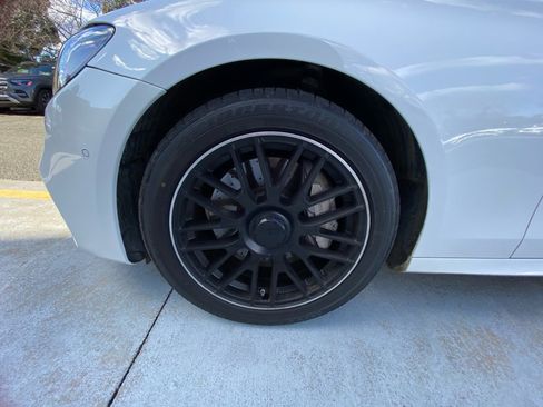 Used 2017 Mercedes-Benz E 300 4MATIC image 27