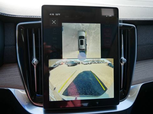 New 2025 Volvo XC90 T8 Plus w/ Protection Package Premier image 10