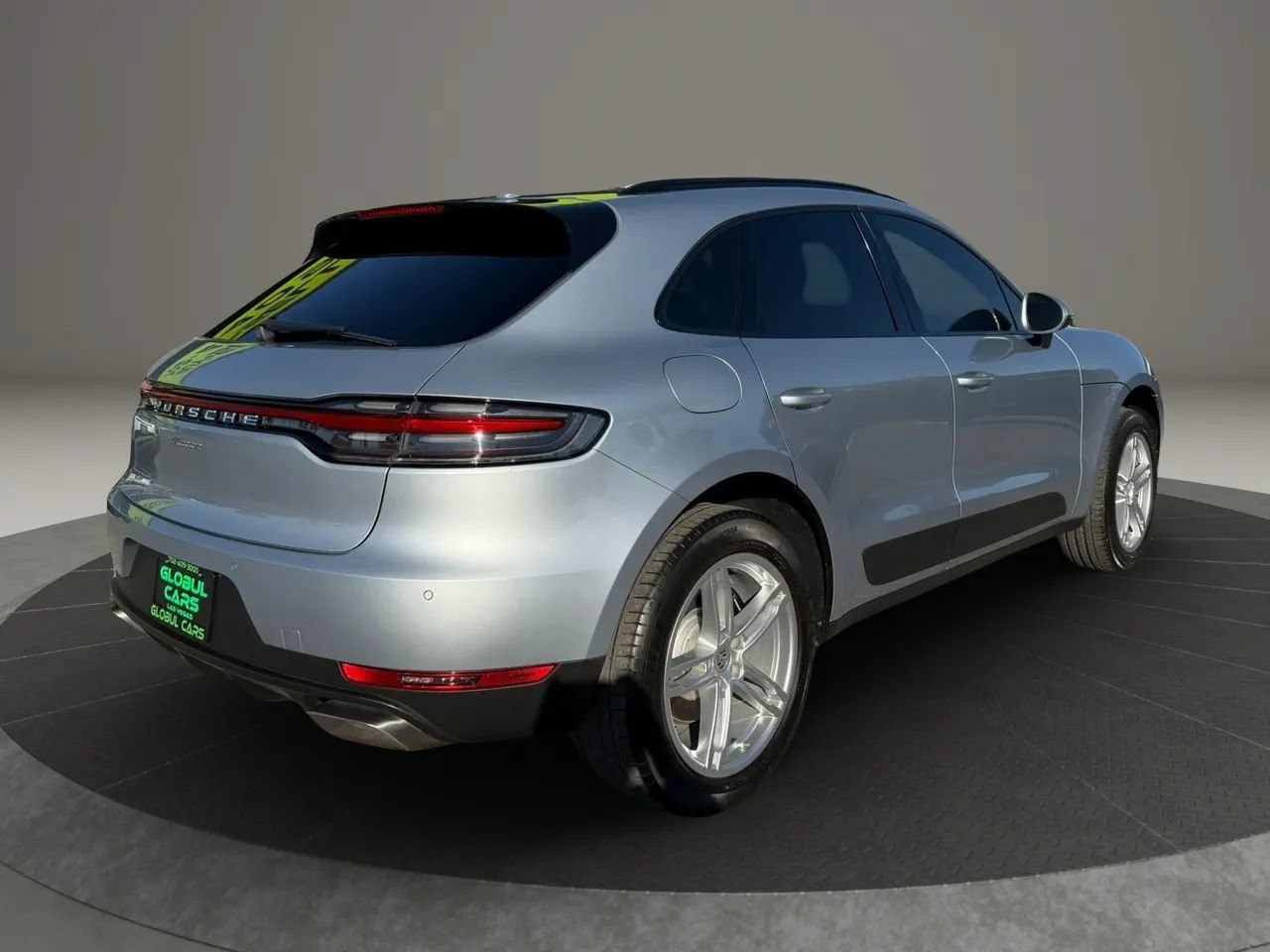 Used 2021 Porsche Macan AWD/4WD image 5