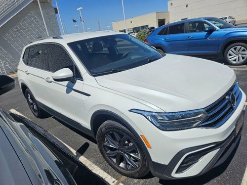 Certified 2023 Volkswagen Tiguan SE AWD/4WD image 1