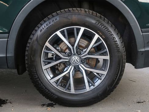 Used 2019 Volkswagen Tiguan SE w/ Panoramic Sunroof Package image 10