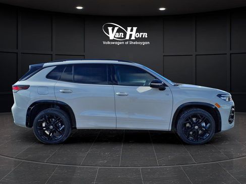 New 2026 Volkswagen Tiguan SE R-Line AWD/4WD image 2