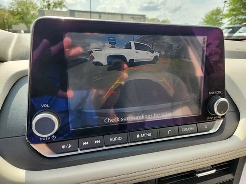 Used 2023 Nissan Rogue SV image 28