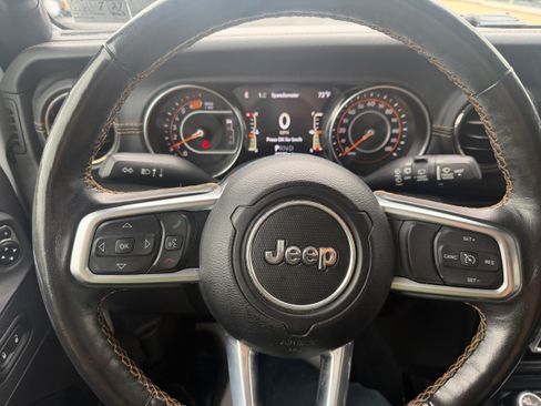 Used 2021 Jeep Wrangler Unlimited Sahara AWD/4WD image 26