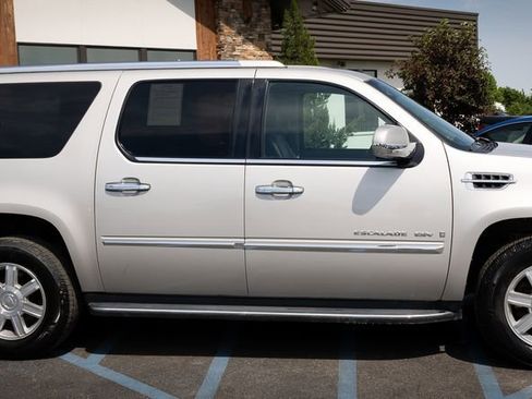 Used 2008 Cadillac Escalade ESV AWD image 23