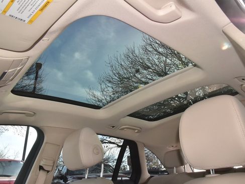 Used 2022 Mercedes-Benz GLC 300 image 32