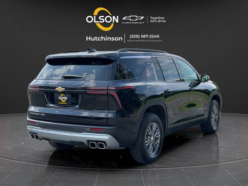 Used 2025 Chevrolet Traverse LT AWD/4WD image 9