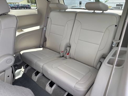 Used 2020 GMC Acadia Denali w/ Technology Package FWD image 21