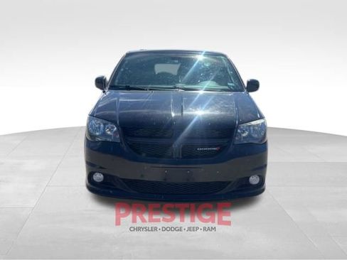 Used 2019 Dodge Grand Caravan GT image 3