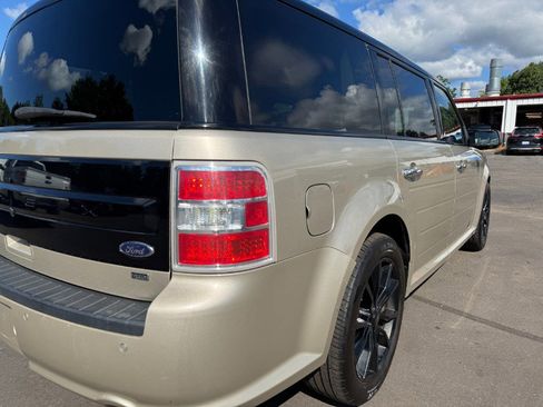Used 2018 Ford Flex Limited w/ Limited Appearance Package image 11