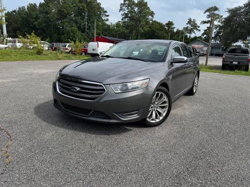 Used 2013 Ford Taurus Limited FWD image 30