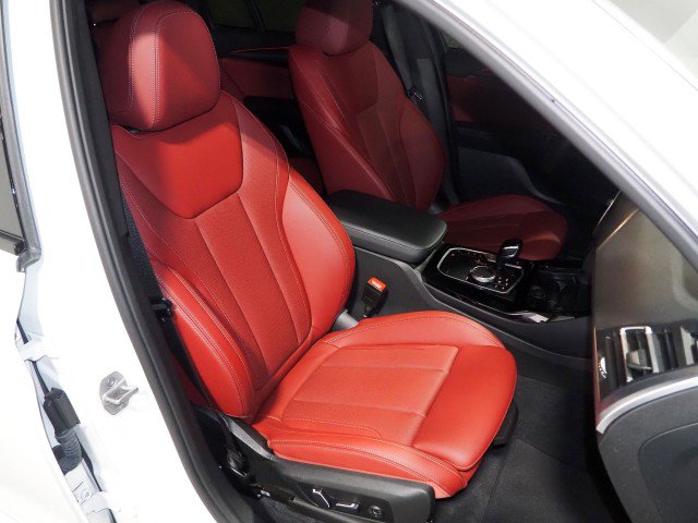 Used 2024 BMW X3 sDrive30i w/ M Sport Package w/ M Sport Package RWD image 2