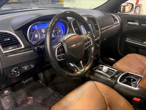 Used 2018 Chrysler 300 Limited w/ Light Group AWD/4WD image 18