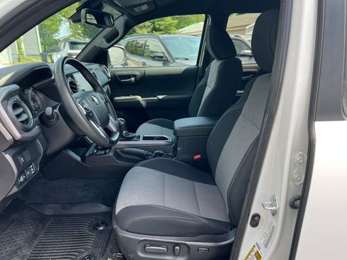 Used 2023 Toyota Tacoma TRD Sport AWD/4WD image 4
