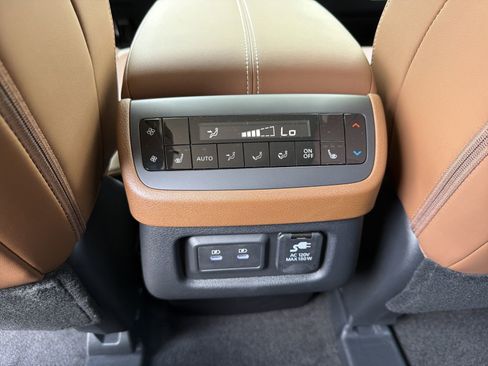 New 2026 Nissan Pathfinder Platinum w/ Cargo Package FWD image 4