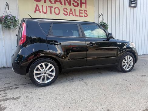 Used 2017 Kia Soul + FWD image 3