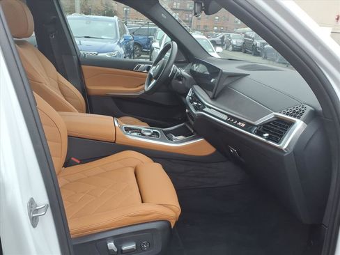 Used 2026 BMW X5 xDrive50e w/ M Sport Package image 32
