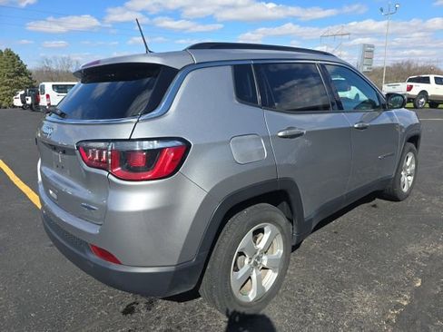 Used 2018 Jeep Compass Latitude w/ Popular Equipment Group image 7