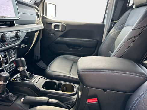 Used 2024 Jeep Wrangler High Altitude image 25