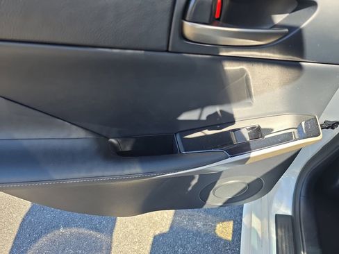 Used 2020 Lexus IS 300 image 8